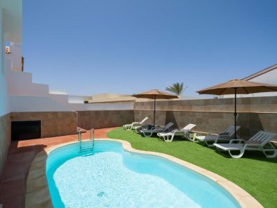 3-BR, VILLA, private pool, in the heart of Corralejo!