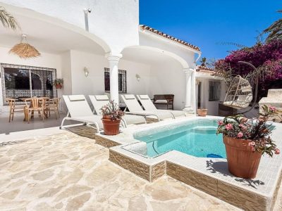 Sunny Villa & Rooftop Near Beach REMS