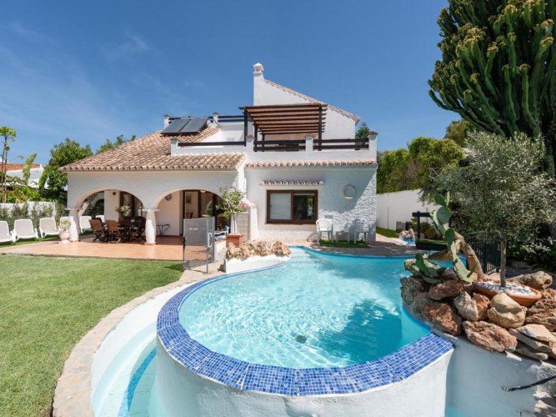 Villa by the beach 5 bedrooms